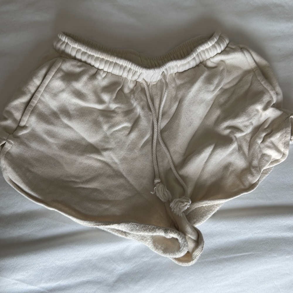 Super cute white shorts
